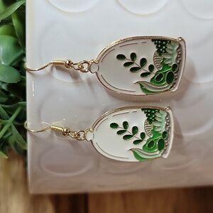 TERRARIUM PLANT CHARM EARRINGS